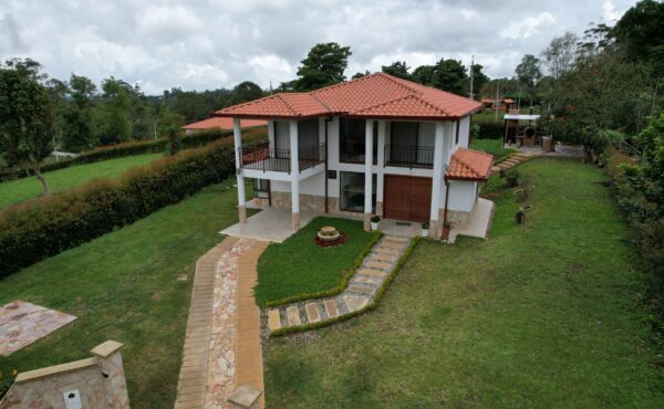 CASA #15 – Condominio Brisas de Jéridas – Mesa de los Santos
